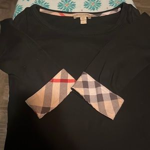 Burberry scoop 3/4 sleeve shirt (AUTHENTIC)